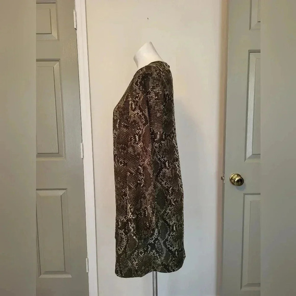H&M Snake Print Shift Dress(2) - Picture 2 of 8